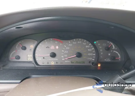 2001 Toyota Sequoia Sr5 V8 z USA, uszkodzony, nr VIN 5TDBT44A41S047170